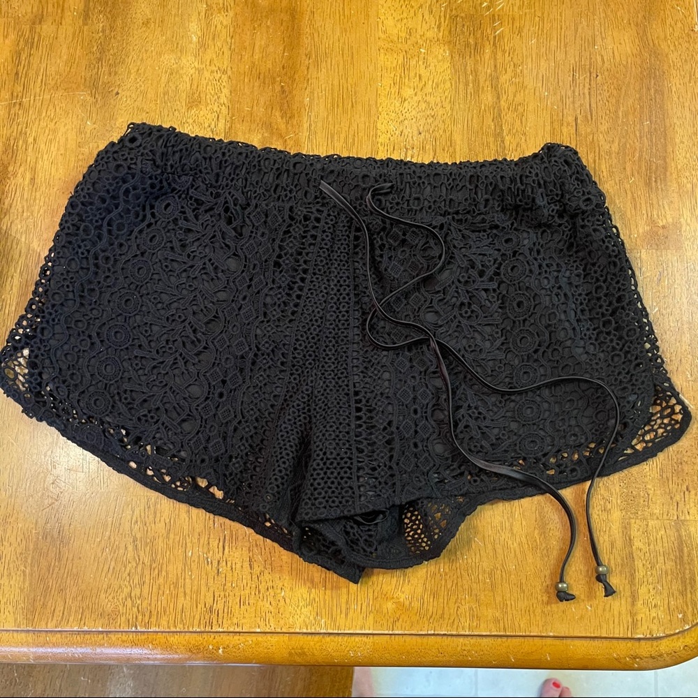 🌻 Forever 21 Lace Shorts